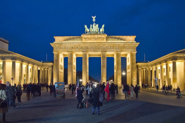 (베를린에 있는 브란덴부르크 문. 사진 출처=위키백과)
